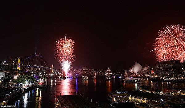 绝美璀璨！悉尼跨年庆典强风中揭幕，大桥惊现巨幅中文字！烟花秀照亮全城（视频/组图） - 26