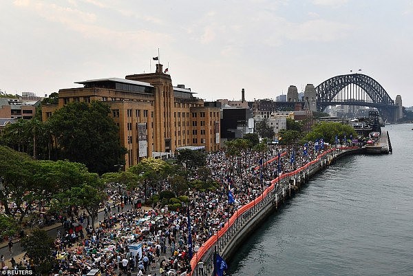 绝美璀璨！悉尼跨年庆典强风中揭幕，大桥惊现巨幅中文字！烟花秀照亮全城（视频/组图） - 27