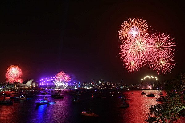 绝美璀璨！悉尼跨年庆典强风中揭幕，大桥惊现巨幅中文字！烟花秀照亮全城（视频/组图） - 18