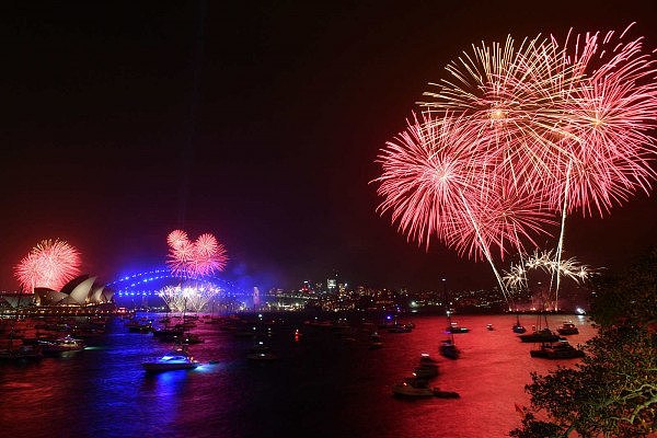 绝美璀璨！悉尼跨年庆典强风中揭幕，大桥惊现巨幅中文字！烟花秀照亮全城（视频/组图） - 19