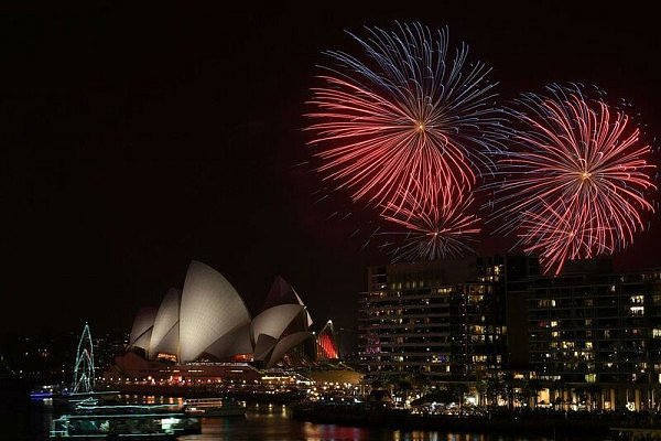 绝美璀璨！悉尼跨年庆典强风中揭幕，大桥惊现巨幅中文字！烟花秀照亮全城（视频/组图） - 21