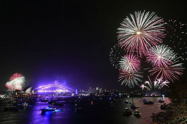 绝美璀璨！悉尼跨年庆典强风中揭幕，大桥惊现巨幅中文字！烟花秀照亮全城（视频/组图） - 22