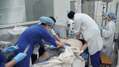 北京急诊科女医生杨文被害之后：跪着的医生，治不好站着的中国病人（视频/组图） - 10