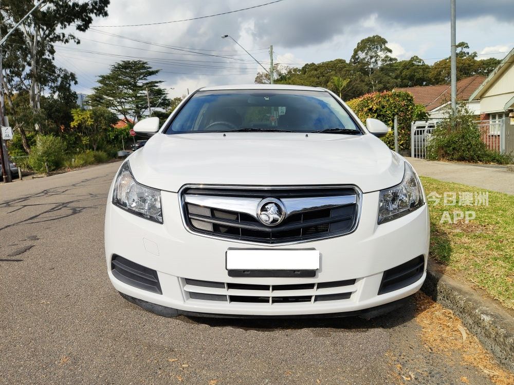 今日悉尼2010白色Holden Cruze 科鲁兹 自动 柴油 省油给力 7700 2010白色Holden Cruze 科鲁兹 自动 柴油 省油给力 7700