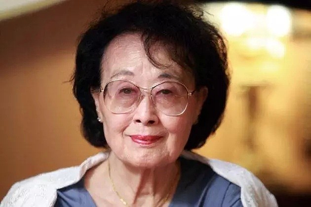 唯一被提名诺贝尔和平奖的中国女作家：父亲被枪杀，流浪一生，却帮助了全球1400多名作家！（组图） - 2