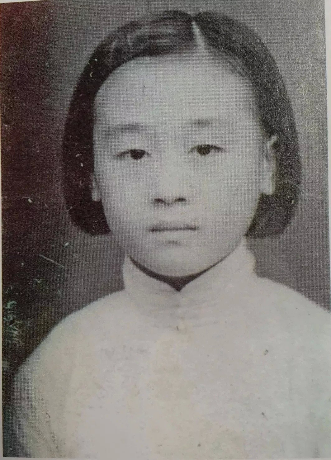 唯一被提名诺贝尔和平奖的中国女作家：父亲被枪杀，流浪一生，却帮助了全球1400多名作家！（组图） - 9