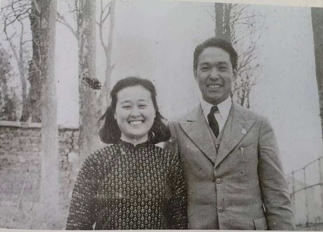 唯一被提名诺贝尔和平奖的中国女作家：父亲被枪杀，流浪一生，却帮助了全球1400多名作家！（组图） - 14