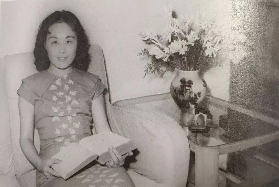 唯一被提名诺贝尔和平奖的中国女作家：父亲被枪杀，流浪一生，却帮助了全球1400多名作家！（组图） - 27