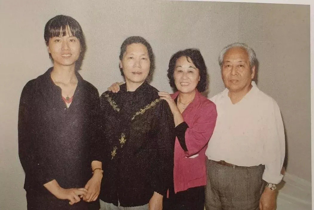 唯一被提名诺贝尔和平奖的中国女作家：父亲被枪杀，流浪一生，却帮助了全球1400多名作家！（组图） - 47