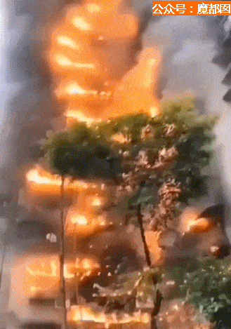 重庆小区大火 烧到30楼 消防车却被挡 引众怒（视频/组图） - 12
