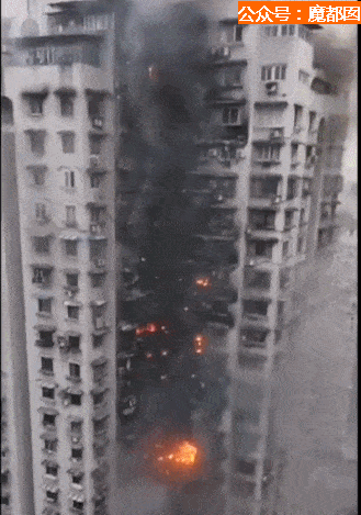 重庆小区大火 烧到30楼 消防车却被挡 引众怒（视频/组图） - 16