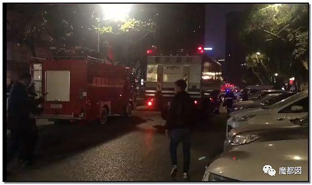 重庆小区大火 烧到30楼 消防车却被挡 引众怒（视频/组图） - 19