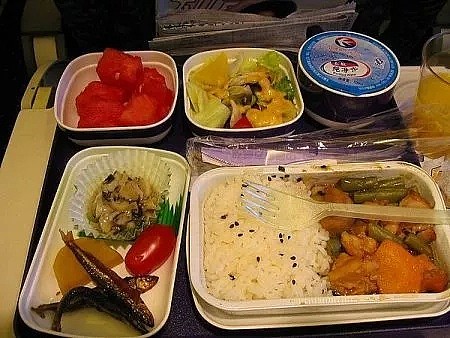 来看看澳洲航线上，哪家机餐最好吃？谁家空姐最漂亮？ - 2
