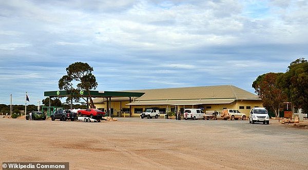 22896182-7855537-Holidaymakers_and_truckies_stranded_at_a_remote_roadhouse_pictur-a-56_1578282899501.jpg,0