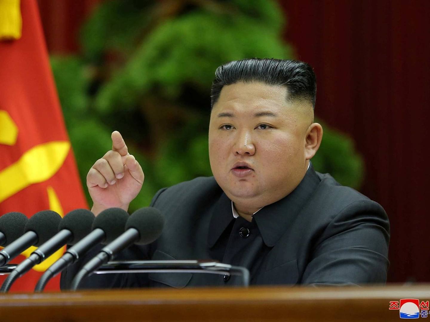 朝鲜领导人金正恩2019年12月28日主持召开了朝鲜劳动党第七届中央委员会第五次全体会议，宣布朝鲜新型战略武器即将问世。（Reuters）