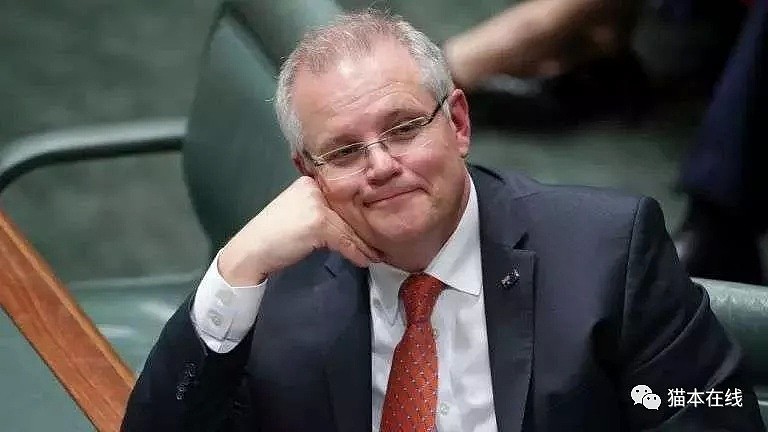 因为长得太像澳洲总理，他给自己印了一件“我不是莫里森”的T恤，没想到成了政治正确！警察都忍不住和他合影（组图） - 4