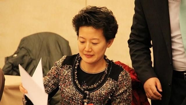 央视“最真实”的女主播，工作23年从不浓妆艳抹，今46岁仍单身 （组图） - 3