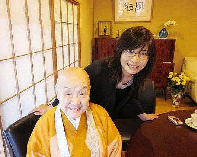 日本96岁尼姑吃肉喝酒，沉溺男色，她的人生到底有多彪悍？