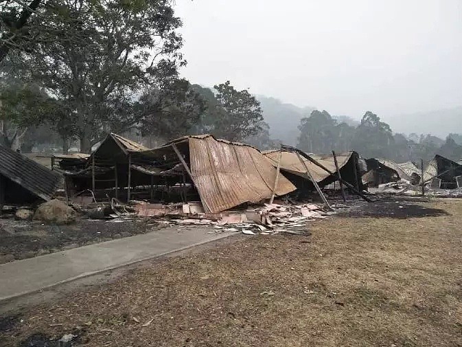 澳洲顶级私校遭山火吞噬 豪华设施一夜之间化为灰烬 - 5