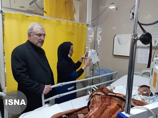  △ 左为伊朗卫生部长萨义德·纳马基 图片来源：当地媒体