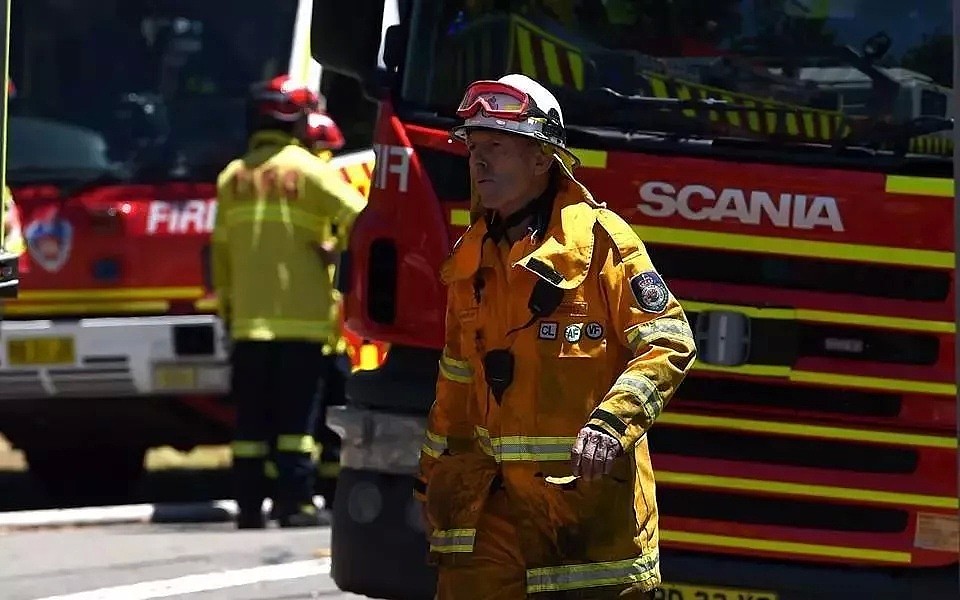 前总理去救火，曾被群嘲、殴打，但却让我看懂澳洲 - 28