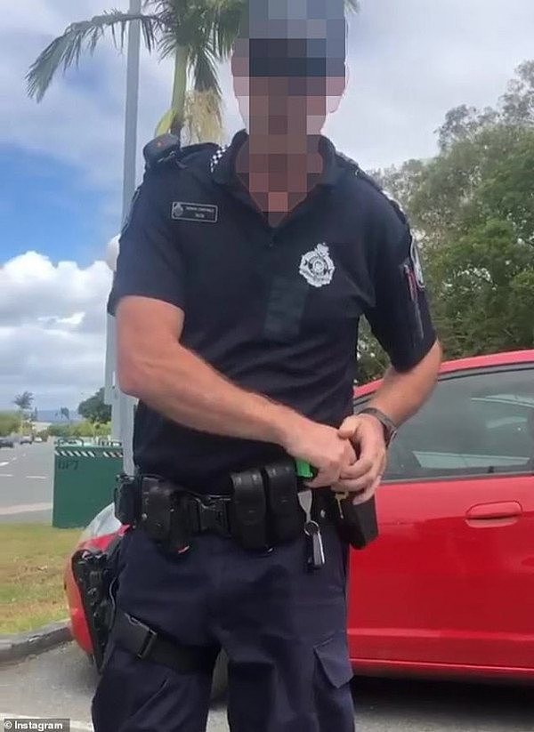 “我会打你，甚至致命武力！”澳警察威胁司机视频曝光，让人不寒而栗（视频/组图） - 1