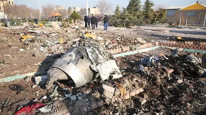 176死含63名加拿大人！机师蹊跷未求救，伊朗坠机极不寻常，官方改口坠机原因（组图） - 14