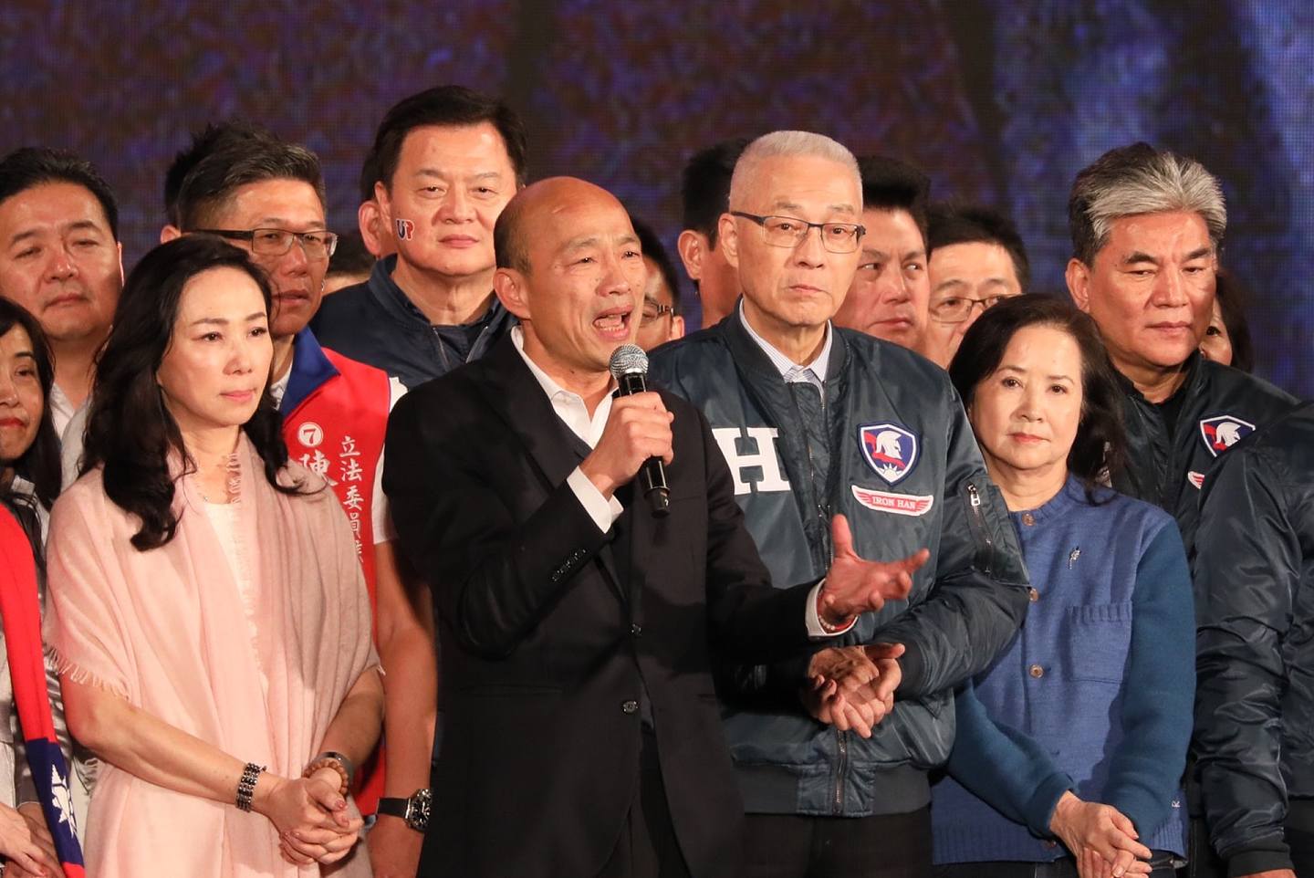 韩国瑜在演讲时对民进党执政多加批判，更强调他将为台湾“做牛做马”，希望人们给他机会。（洪嘉徽／多维新闻）