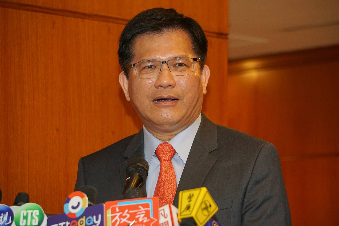 台交通部长林佳龙表示，倘若大陆在台湾大选后能松绑限缩陆客来台政策，台湾内部对观光业的补助就不一定会继续。（洪嘉徽／多维新闻）