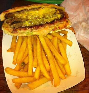 美国快餐店不顾澳洲山火危机公然推出袋鼠肉汉堡！被批“时机不佳”，店主回应： “只是个巧合”（组图） - 6