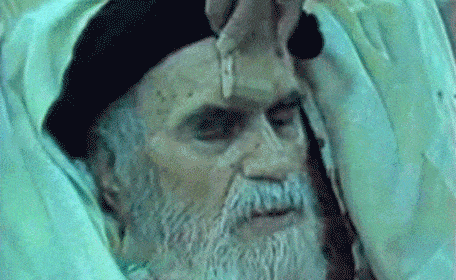 31年前的伊朗国葬 ：千万人歇斯底里，每个人都想抢到一块裹尸布（组图） - 10