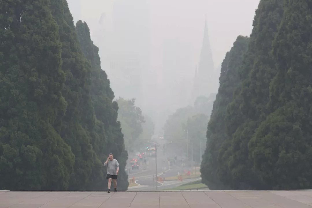 墨尔本今天雾霾爆表、血日当空！PM 2.5一度逼近900，出门就是找死！全市浓烟火警响了178次！ - 50
