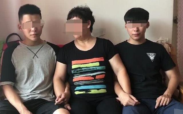 双胞胎兄弟分别后，一个放中国养，一个在美国养，18年后差距明显