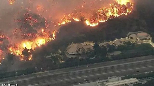疯了？美国政府向加州山火受害者索要40亿美元巨额赔偿...（组图） - 24