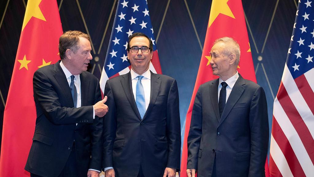 图为美中贸易谈判的三位最关键人物：(左)美国贸易代表莱特希泽、(中)美国财长姆努钦、(右)中国副总理刘鹤。