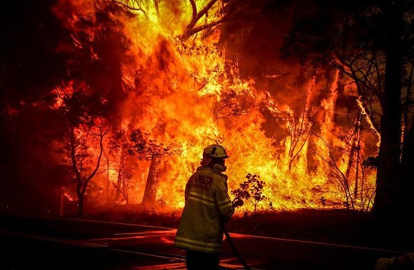 191219-australia-bushfire-al-0820_66da71d872bd415facc696abbf70d4f2.fit-760w.jpg,0