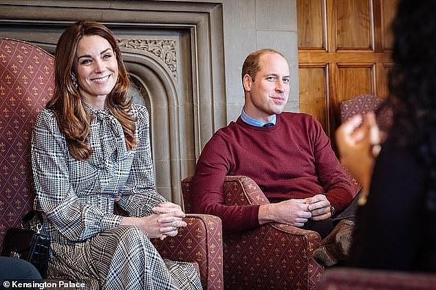 英国王室脱梅一周，人们更爱凯特了，带货ZARA连身裙三小时即售罄