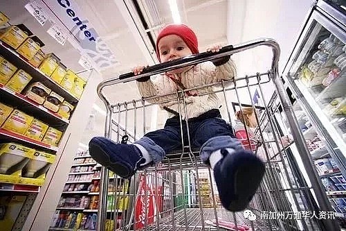 恐怖！华人小女孩逛超市时突然被戳破眼皮，血肉横飞！超市内常见的小东西，竟毁了很多孩子的眼睛...（组图） - 48