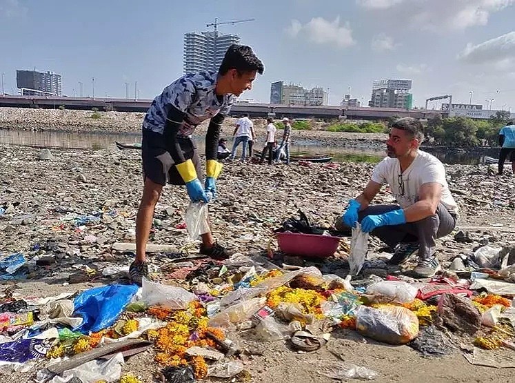 印度小哥两年清理3800吨垃圾，感动了无数人...（组图） - 9