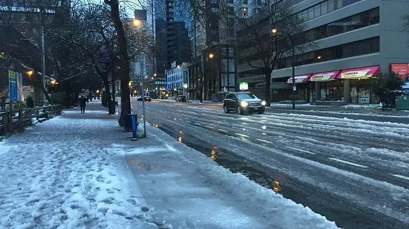 暴雪来袭！冻雨将至！加拿大极寒爆表，上班族惨了（组图） - 4