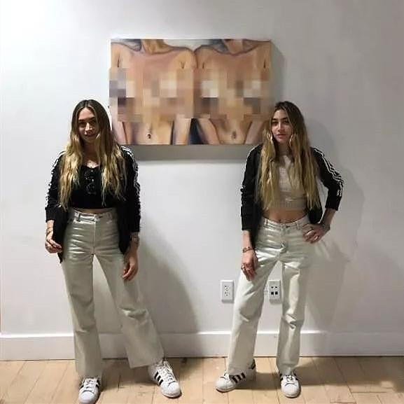 双胞胎姐妹直播用“臀部”画画，艺术创新还是炒作？网友吵翻天