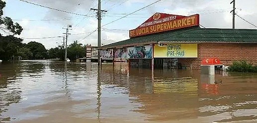 澳洲大雨洪涝上CCTV！水淹道路房屋，开车如开船 - 14