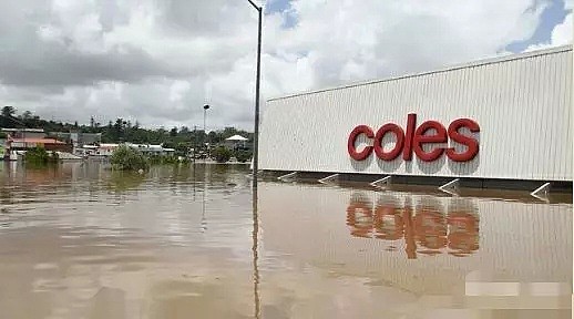 澳洲大雨洪涝上CCTV！水淹道路房屋，开车如开船 - 16