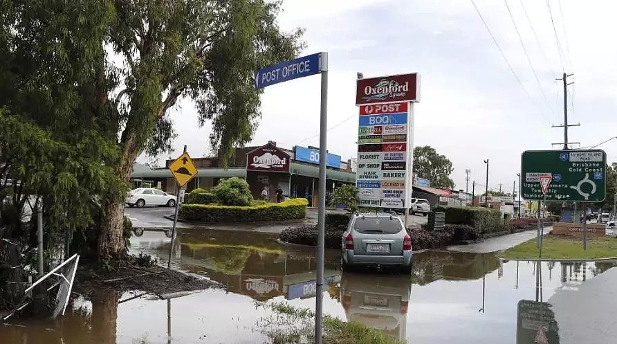 澳洲大雨洪涝上CCTV！水淹道路房屋，开车如开船 - 23