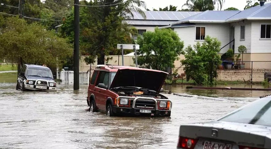 澳洲大雨洪涝上CCTV！水淹道路房屋，开车如开船 - 42