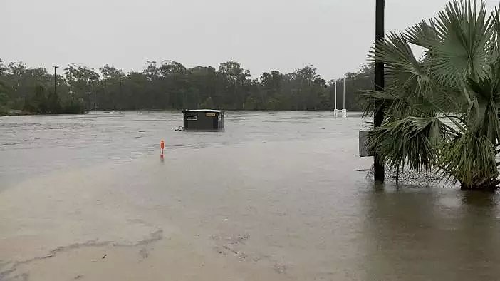 澳洲大雨洪涝上CCTV！水淹道路房屋，开车如开船 - 45