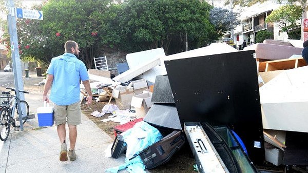 悉尼街头惊现超大垃圾堆！当地居民苦不堪言：乱丢的人越来越多（组图） - 2