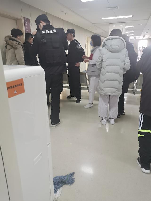 突发：北京朝阳医院多名医生被砍伤，一名医生受伤严重