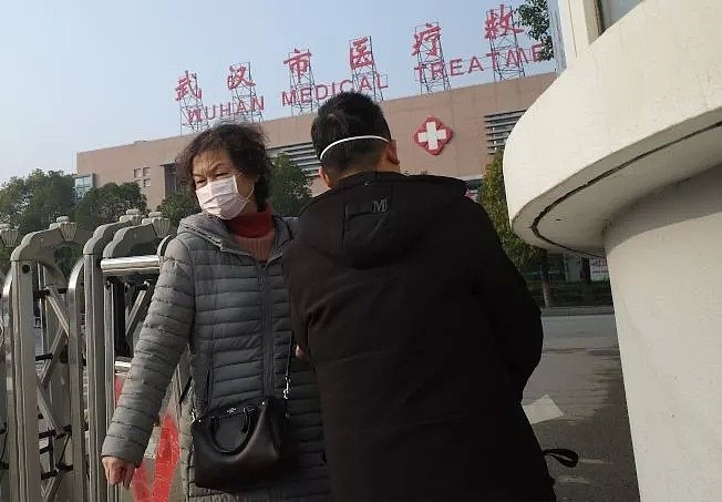 确诊217例! 中国爆发新型肺炎 北上广多地现疫情 15名医护人员感染 北美机场高度警惕（组图） - 13
