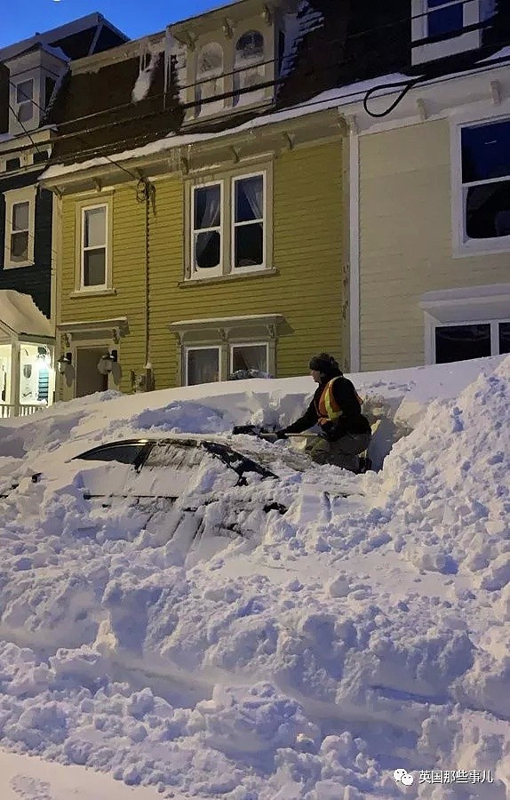一夜之间全城大雪整个埋掉..打开家门连天都看不到！加拿大这场雪厉害了...（组图） - 56
